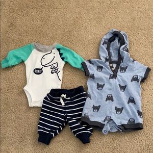 (2) Carter’s Boy’s Outfits Newborn